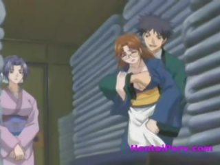 Gjoksmadhe anime e dashura mëson në thith një putz dhe gojore derdhje