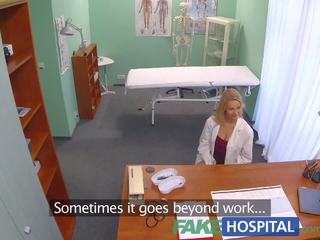 Fakehospital jauns medmāsa aizņem dubults spermas izšāviens no uzbudinātas profesors