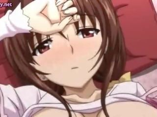 Gjoksmadhe anime vajzë e pacipë merr kuçkë dorëshkathët